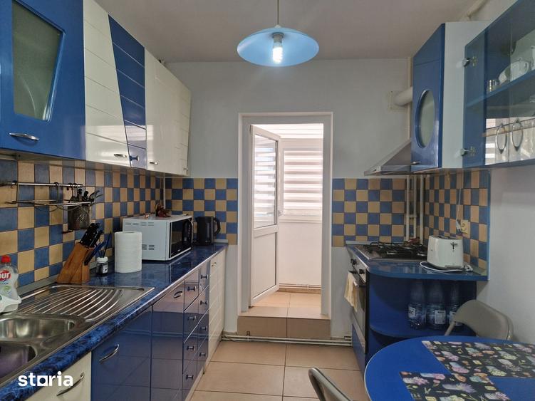 Apartament cu 3 camere decomandat în Peneș Curcanul