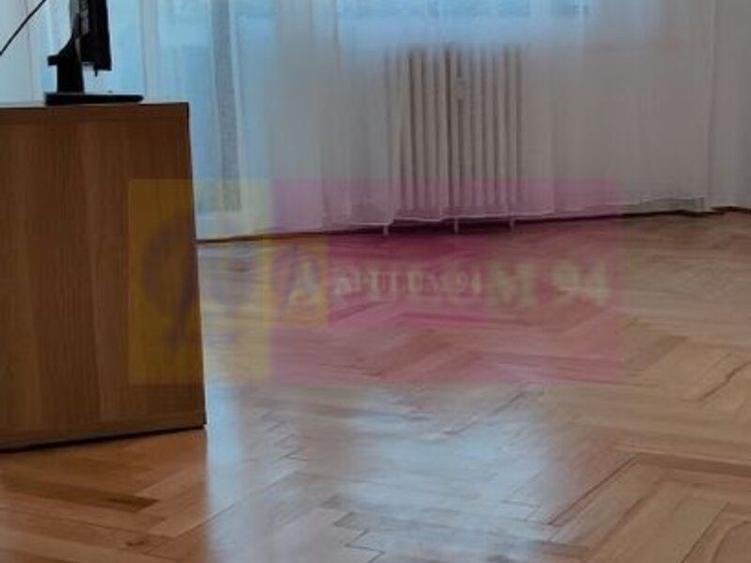 Apartament cu 3 camere decomandat, mobilat în Splaiul Unirii