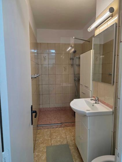 Garsonieră decomandată în Iosia