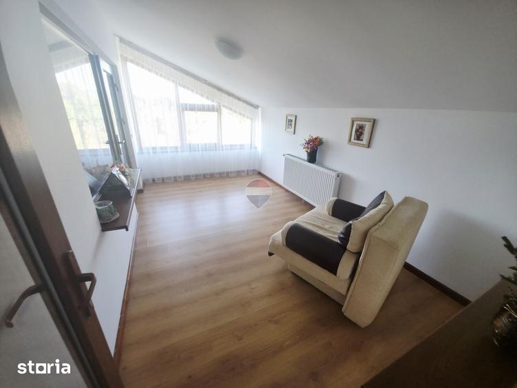 Casă cu 5 camere cu Teren 1779 Mp în Dumbrava