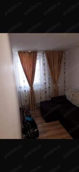Apartament cu 2 camere semidecomandat în Voineasa