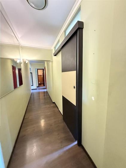 Apartament cu 4 camere decomandat în Unirii