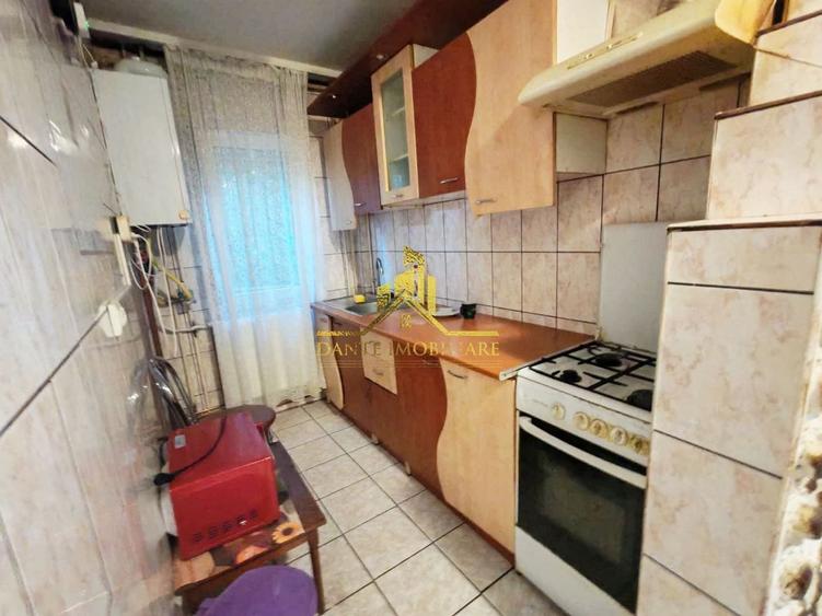 Apartament cu 2 camere semidecomandat, mobilat în Mănăștur