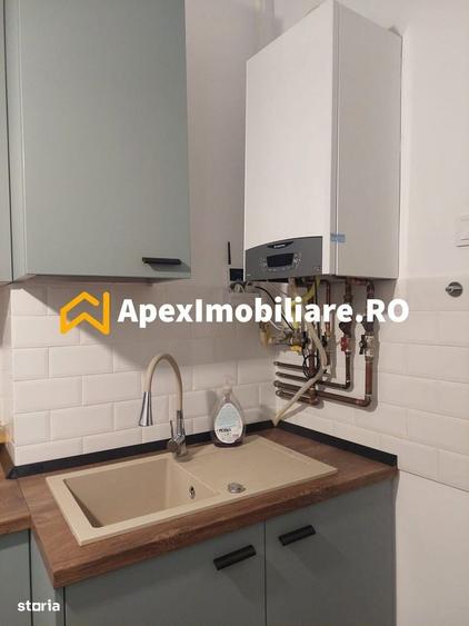 Apartament cu 3 camere semidecomandat în Moșilor
