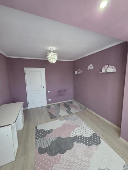 Apartament cu 4 camere decomandat, mobilat în Tomis III