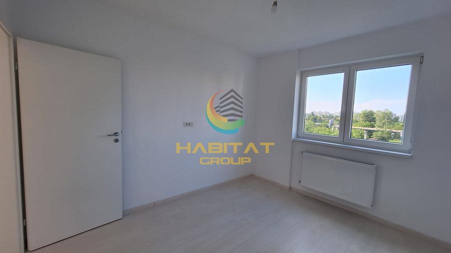 Apartament cu 3 camere semidecomandat în Berceni