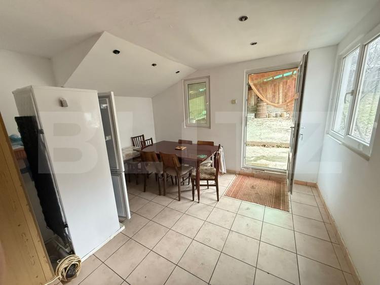 Casă individuală cu 5 camere cu Teren 2300 Mp în Exterior Vest
