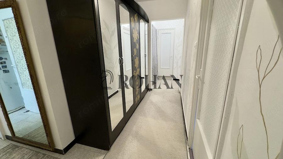 Apartament cu 3 camere decomandat în Cetate
