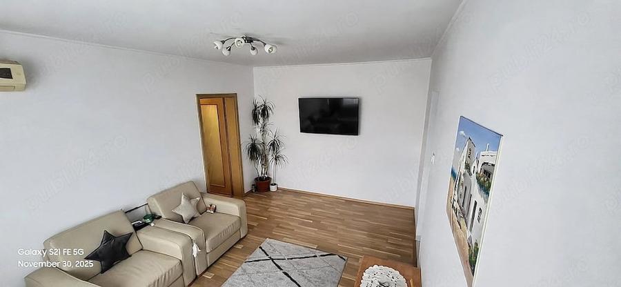Apartament cu 3 camere semidecomandat în Iancului