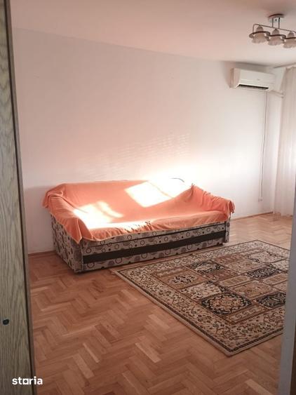 Apartament cu 3 camere decomandat în Patriei
