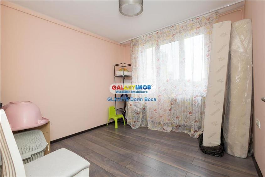 Apartament cu 3 camere decomandat în Ozana