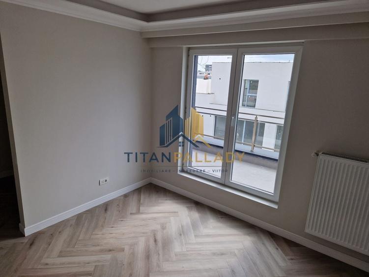 Penthouse cu 4 camere decomandat în Theodor Pallady