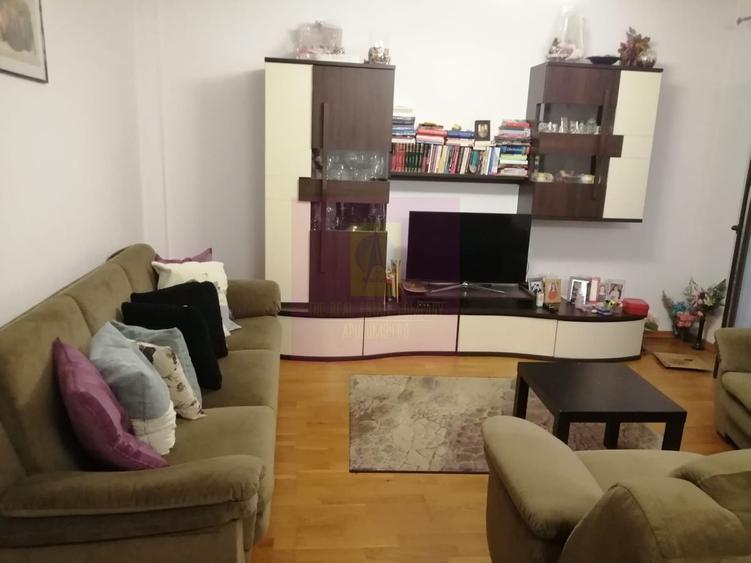 Apartament cu 3 camere semidecomandat în Bragadiru