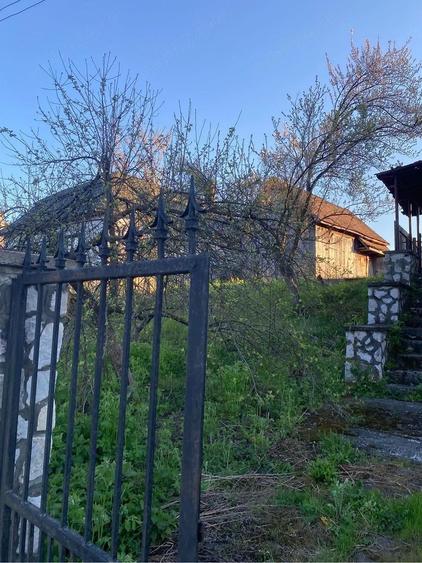 Casă cu 2 camere cu Teren 470 Mp în Iara