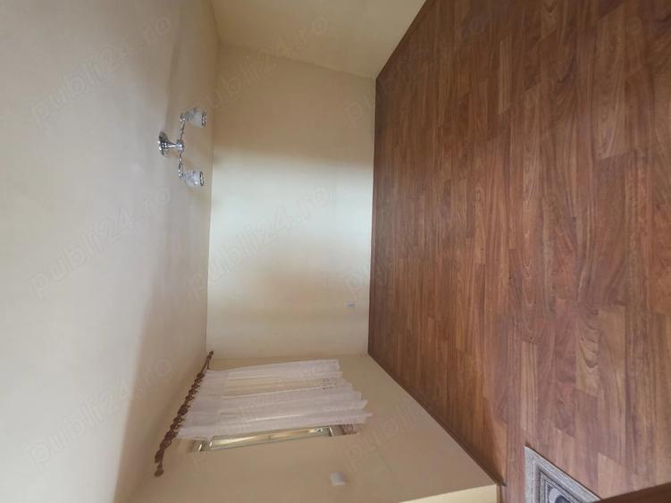 Casă cu Teren 100 Mp în Pianu