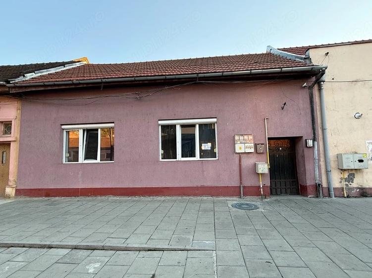 Casă cu Teren 52 Mp în Muncitoresc