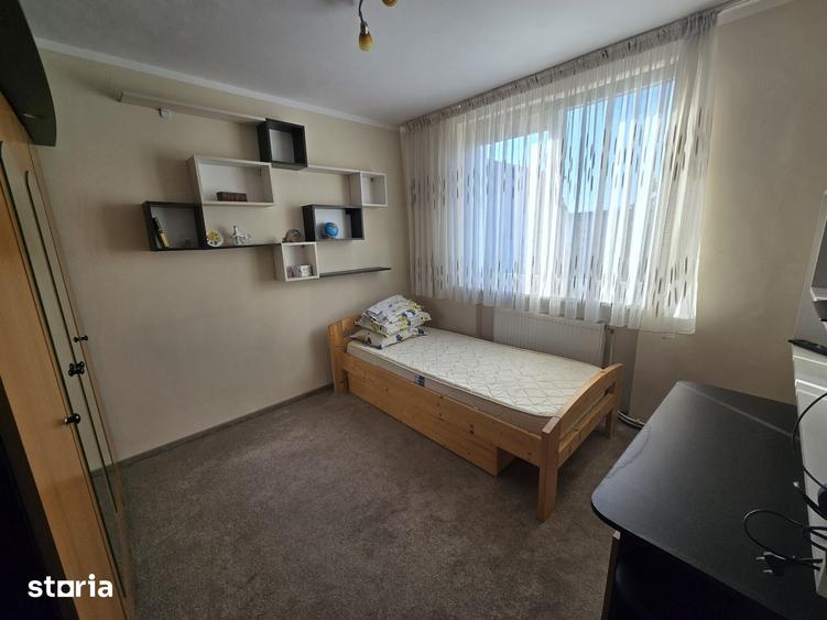 Apartament cu 2 camere decomandat în Precista