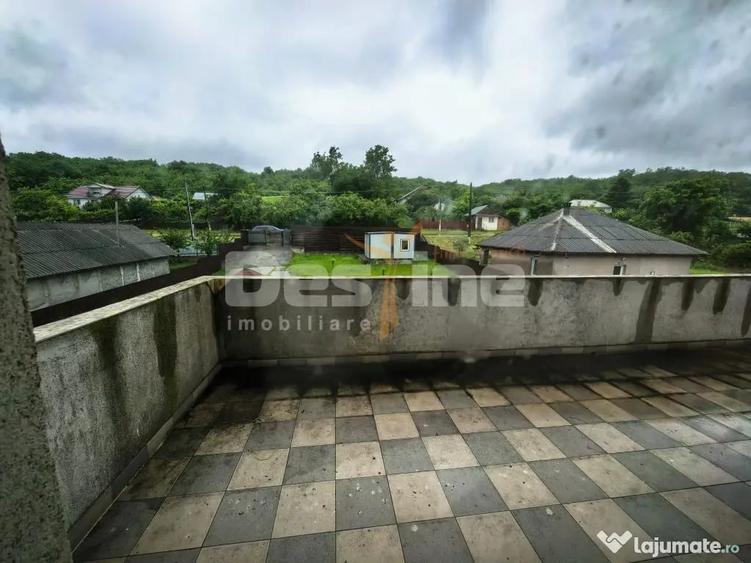 Casă cu 5 camere cu Teren 7200 Mp în Bălteni