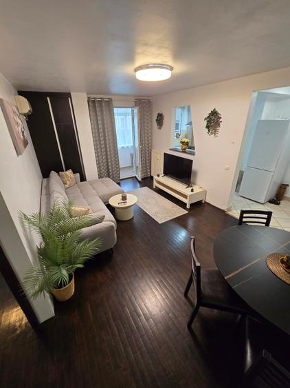 Apartament cu 2 camere semidecomandat în P-ța Amzei