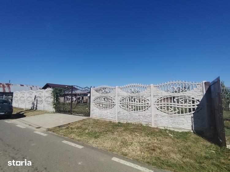 Teren de 400 mp, în Priseaca