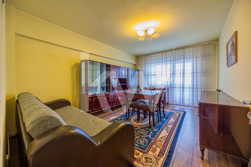 Vânzare apartament cu 2 camere,  2 balcoane, decomandat - zona Tractorul - 2