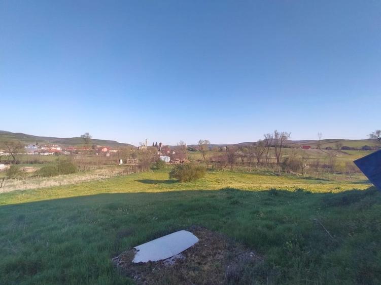 Casă individuală cu 2 camere cu Teren 2980 Mp în Panticeu