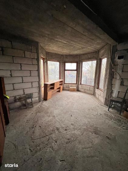 Casă cu 4 camere cu Teren 2244 Mp în Măciuca