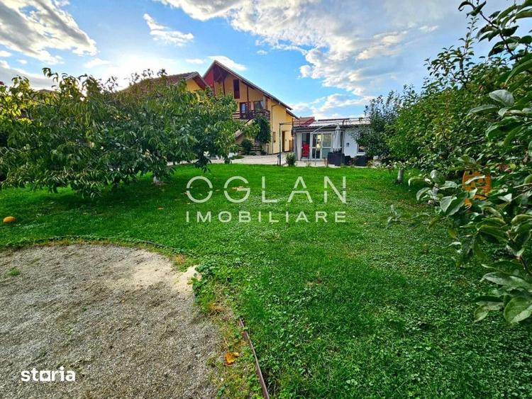 Casă cu 8 camere cu Teren 924 Mp în Valea Aurie