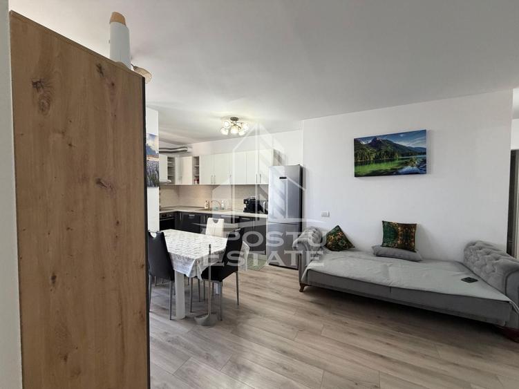 Apartament cu 3 camere semidecomandat în Take Ionescu
