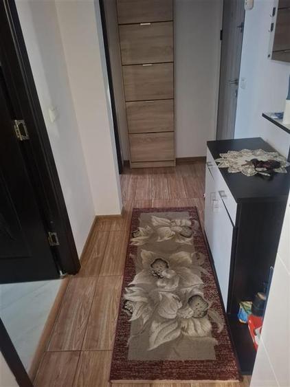 Apartament cu 3 camere semidecomandat, mobilat în Tătărași