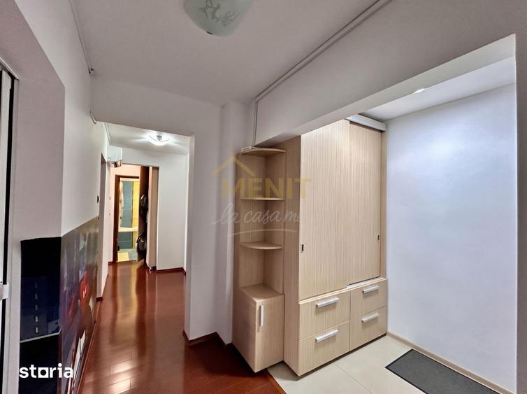 Apartament cu 3 camere decomandat, mobilat în Malu Roșu