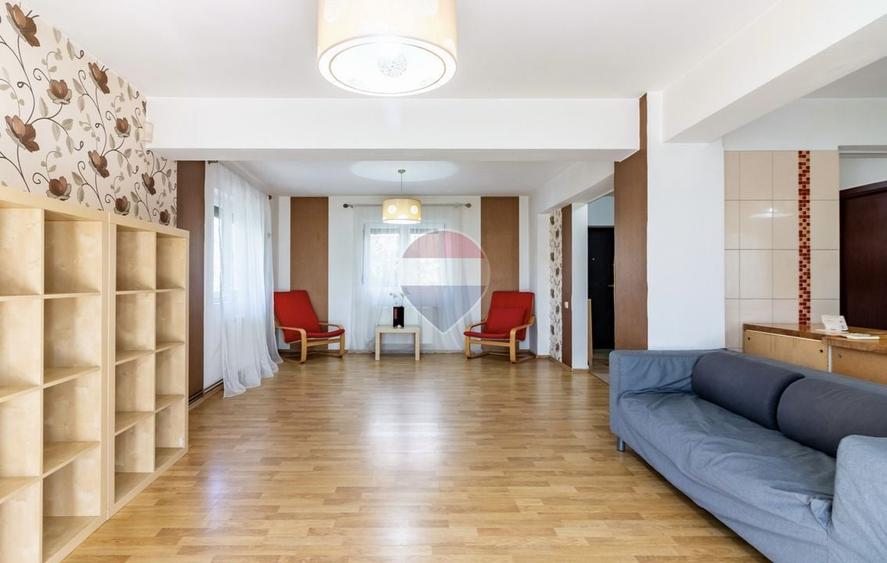 Casă individuală cu 6 camere cu Teren 238 Mp în Corbeanca