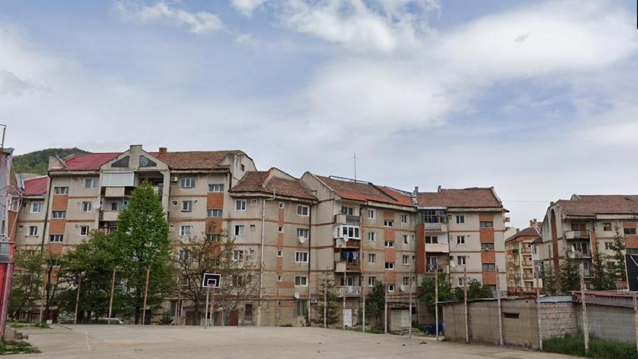 Apartament cu 3 camere în Est