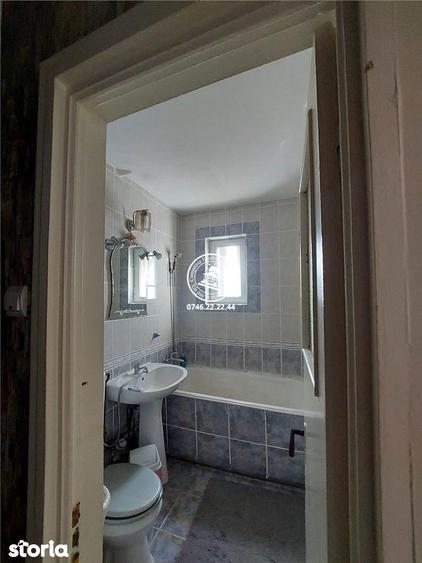Apartament cu 2 camere semidecomandat în Podu Roș