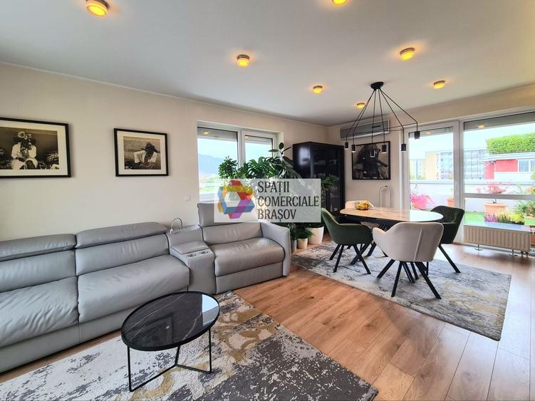 Penthouse cu 4 camere decomandat, mobilat în Avantgarden