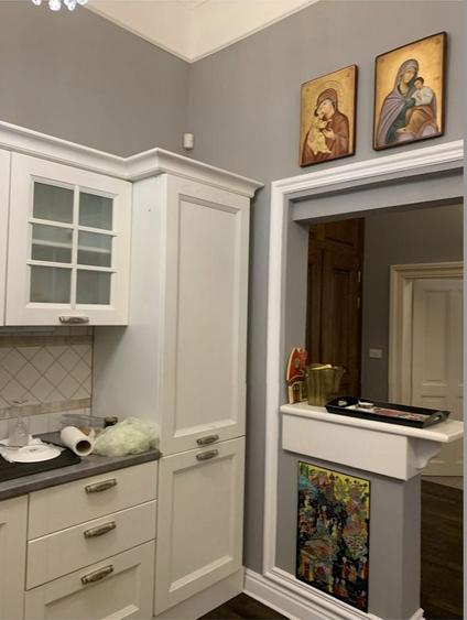 Apartament cu 3 camere semidecomandat, mobilat în Neptun