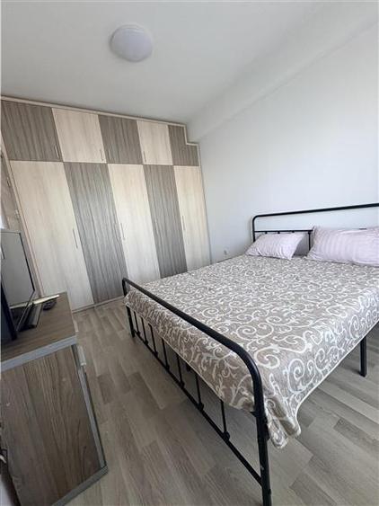 Apartament cu 2 camere decomandat, mobilat în Exterior Est