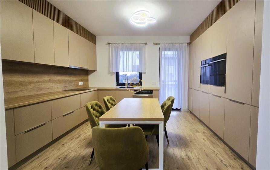 Apartament cu 4 camere decomandat, mobilat în Carpați 2