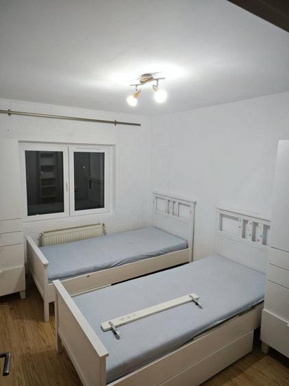 Apartament cu 3 camere decomandat în Florești