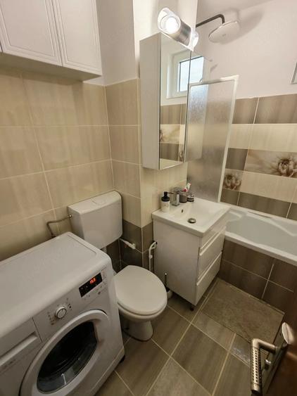 Apartament cu 3 camere decomandat în Lunei