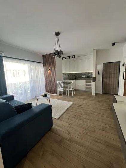 Apartament cu 2 camere semidecomandat în Aradului