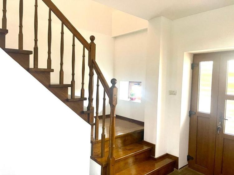 Casă cu 4 camere în Astra
