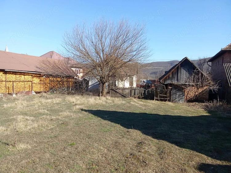 Casă cu 3 camere în Trei Sate
