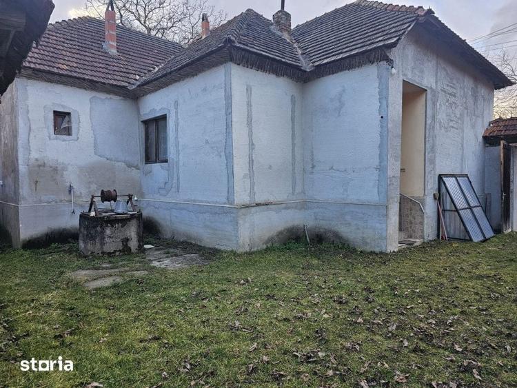 Casă cu 4 camere cu Teren 2500 Mp în Vașcău