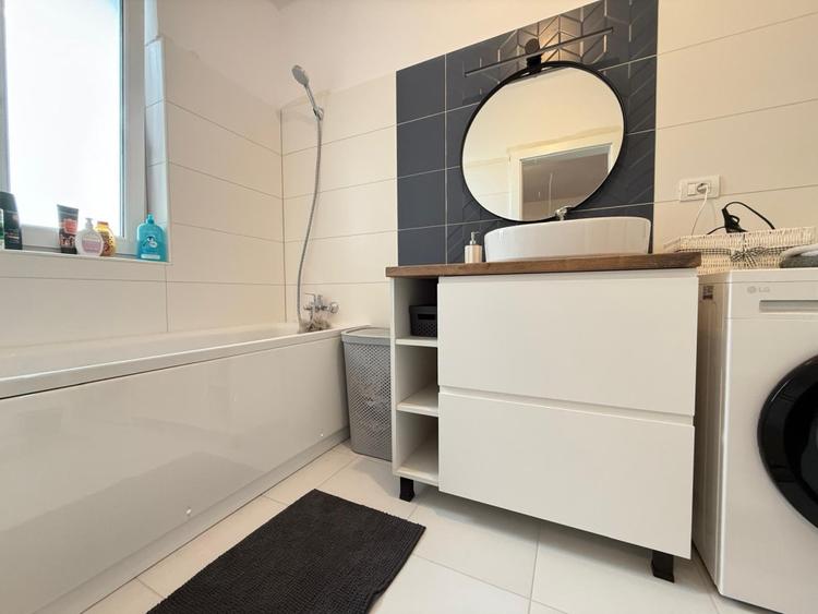 Duplex cu 4 camere cu Canalizare în Giroc