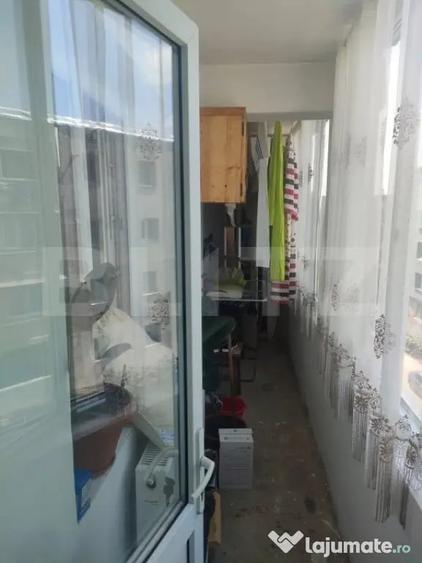 Apartament cu 3 camere decomandat, mobilat în Siret