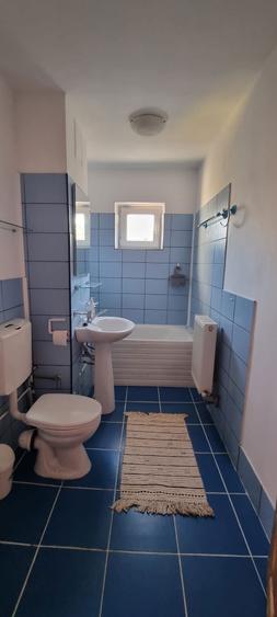 Apartament cu 3 camere decomandat în Micro 5