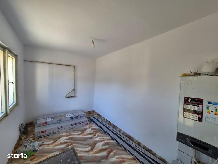 Casă cu 3 camere cu Teren 102 Mp în CFR