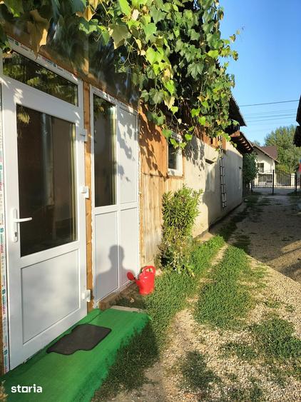 Casă cu 6 camere cu Canalizare în Vulturești