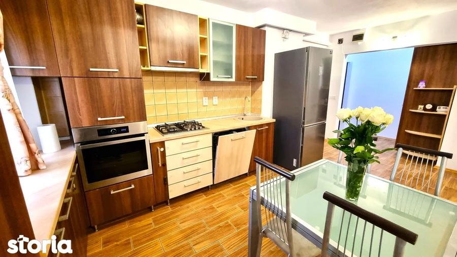 Apartament cu 3 camere în Malu Roșu